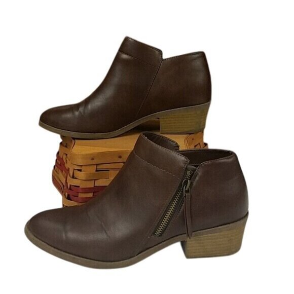 Time And Tru Brown Ankle Boots Side Zipper Closure & Low Heel 8.5 Wide - Picture 3 of 7